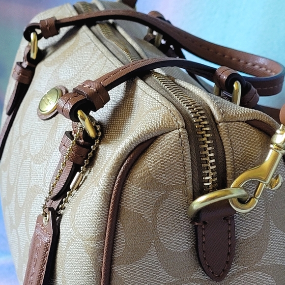 Coach Satchel - Picture 3 of 8